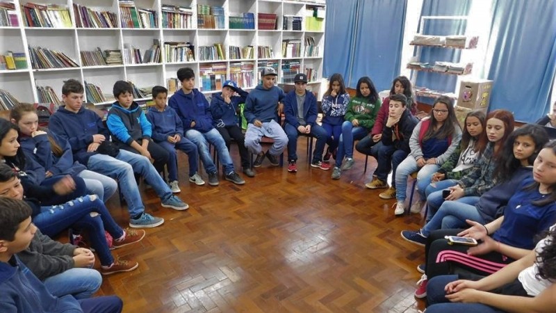 Por meio de palestras e depoimentos em sala de aula os alunos puderam compartilhar experiências sobre os temas trabalhados