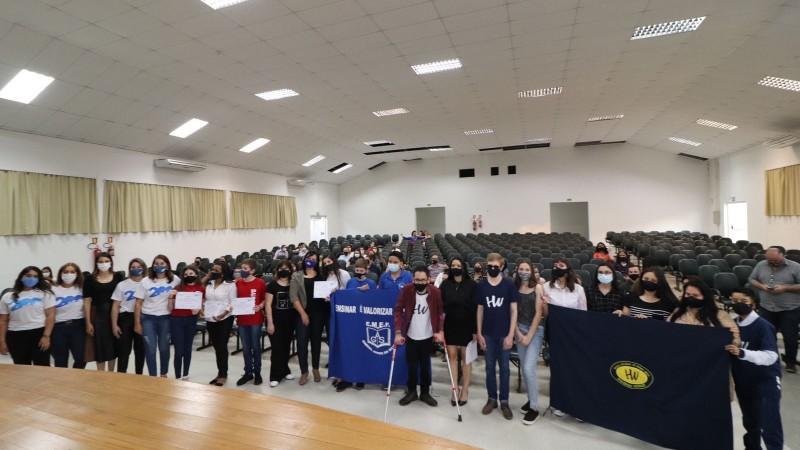Quando a violência termina a vida recomeça